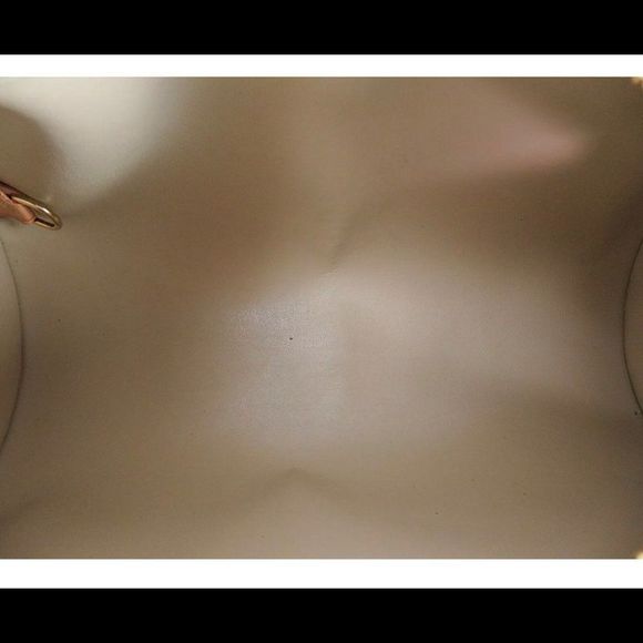 Authentic LOUIS VUITTON Bedford Beige Vernis Leather Hand B… - Picture 5 of 17